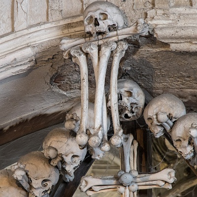 WEB IMG 0339 : Beinhaus, Knochenkirche