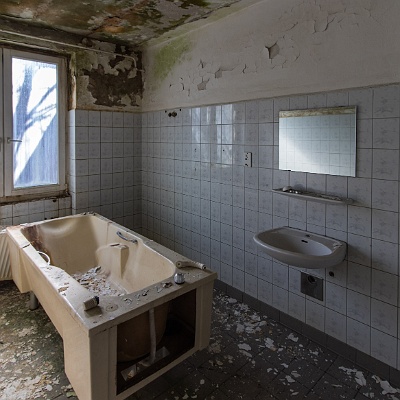 Badezimmer : Lost Place, Pflegeheim