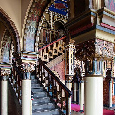 viel Holz und Farbe : Stadtbad Leipzig